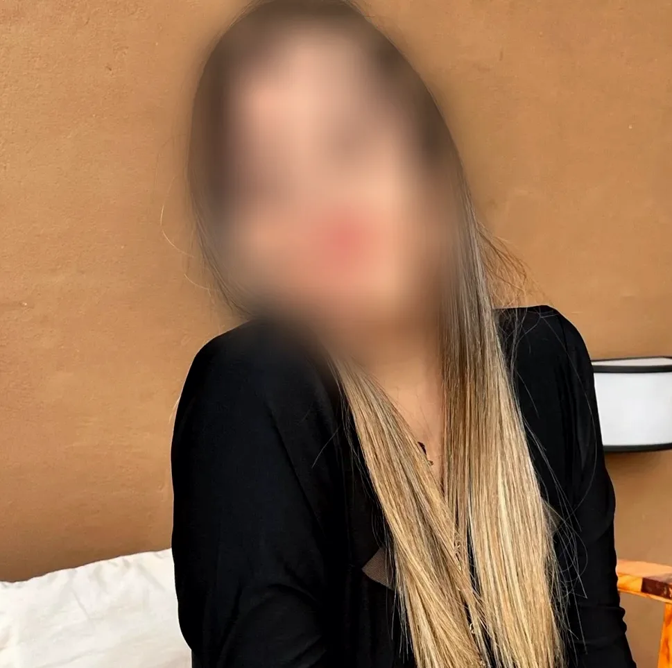 Carina, 28