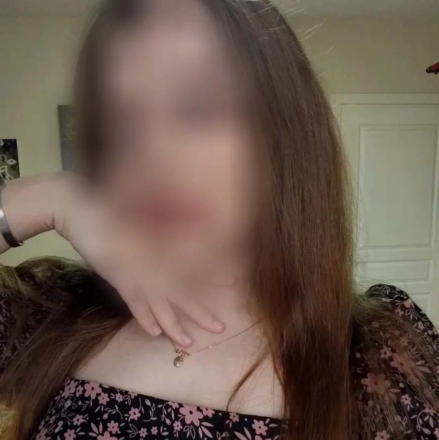 Pia, 24